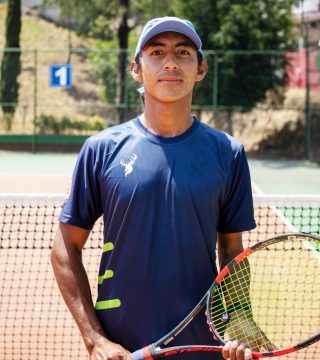 Diplomado Técnico Especializado en Tenis por el Instituto Fitness de Uruguay ° 5 años de experiencia