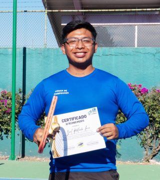 Diplomado Técnico Especializado en Tenis por el Instituto Fitness de Uruguay ° 5 años de experiencia